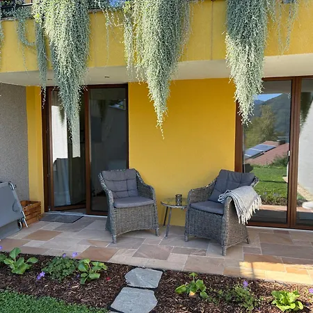 Apartment Inspiration - Zwei Terrassen Mit Seeblick Und Garten Altmünster